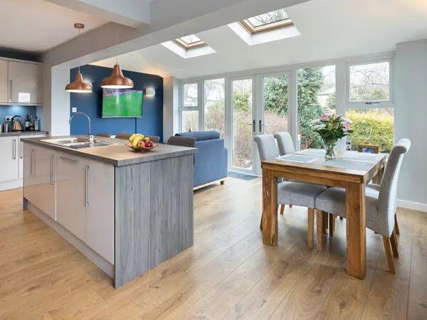 Open plan kitchen and dinning room