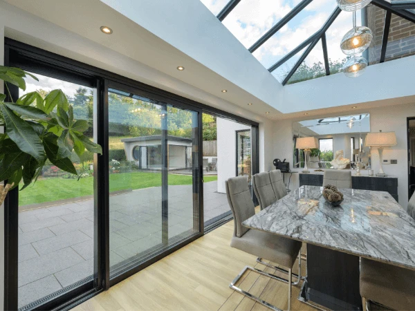 Origin OB 20 Sliding doors half open in large family extension