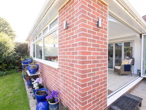 hup! Weberwall Brick Finish